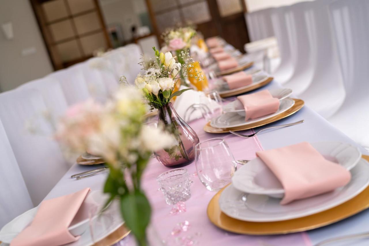 Jachtowa Hotel I Restauracja ชเตชชิน ภายนอก รูปภาพ