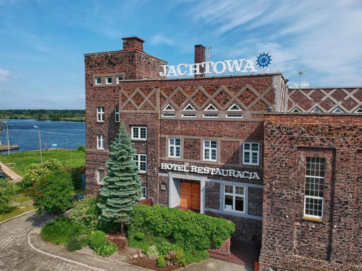 Jachtowa Hotel I Restauracja ชเตชชิน ภายนอก รูปภาพ